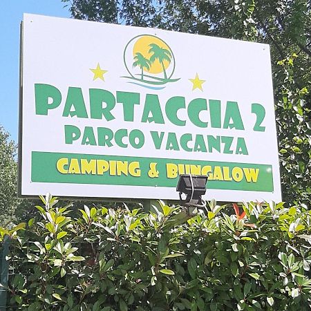Hotel Camping Parco Vacanza Partaccia 2 à Marina di Massa Extérieur photo