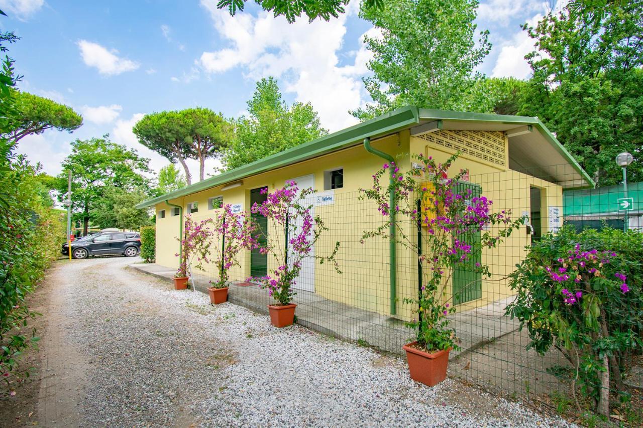 Hotel Camping Parco Vacanza Partaccia 2 à Marina di Massa Extérieur photo