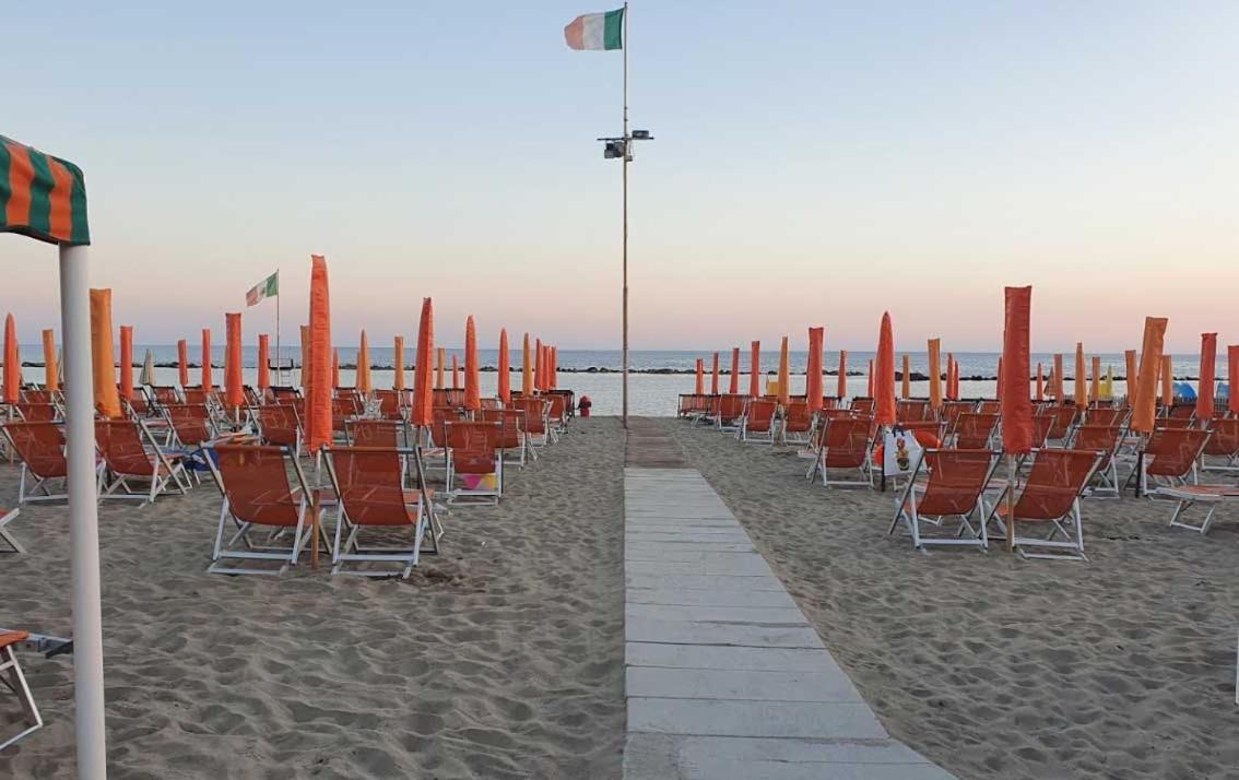 Hotel Camping Parco Vacanza Partaccia 2 à Marina di Massa Extérieur photo